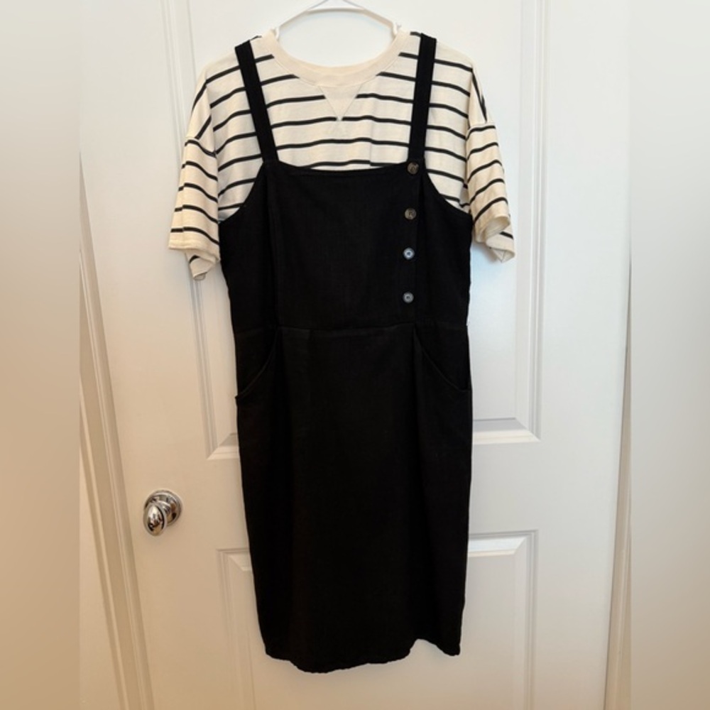 Corduroy boutique‎ women’s large L jumper dress with button straps.